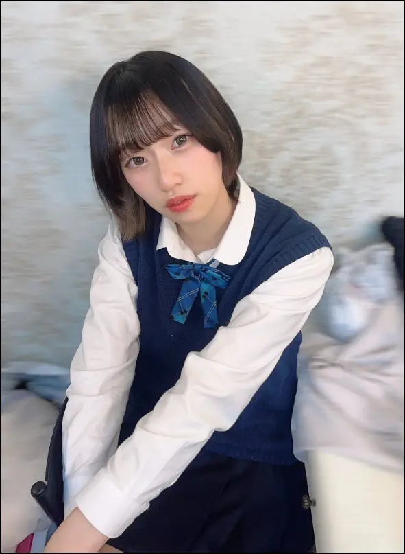 下谷あゆ、高校、制服、ショートヘア